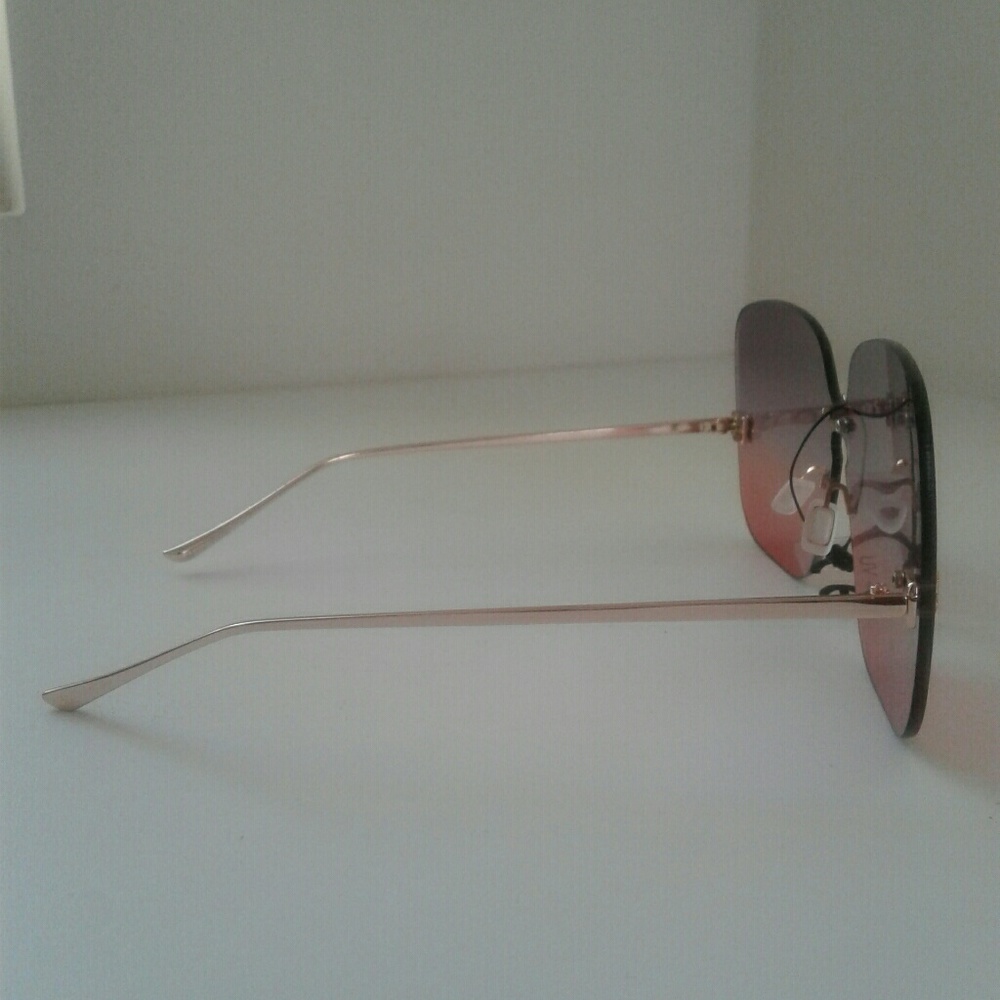 3 Pair of Fashion Sunglasses - Picture 3 of 7